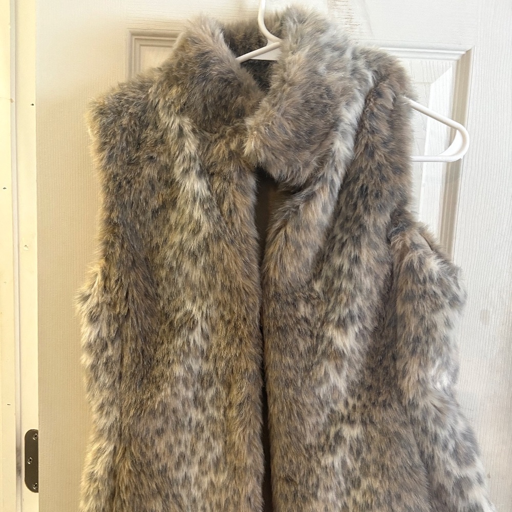 Banana Republic Faux Fur Vest | Size Small | Neutral Brown/Gray | Luxe Layering